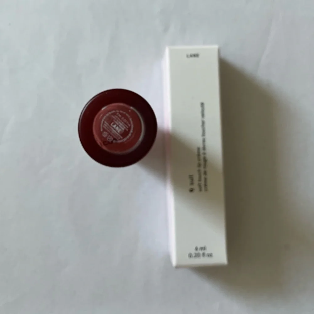 Glossier G Suit Soft touch lip crème color LANE NIB
